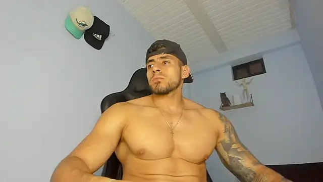 Snapshot of _Poseidon1_ chatting on March 20, 3:13 am  Poseidon1  online show from March 20, 3:13 am