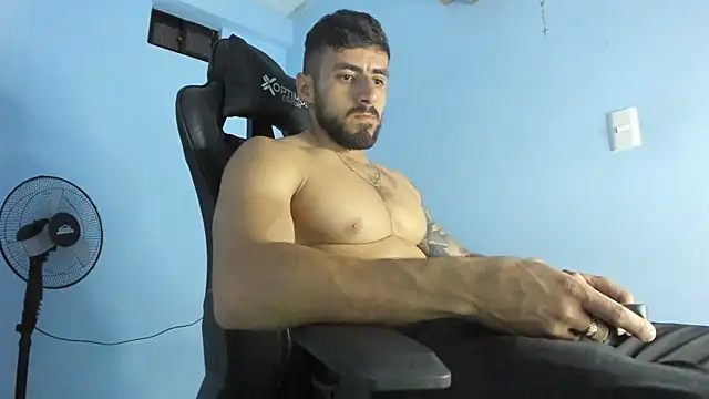 Snapshot of _Poseidon1_ chatting on January 23, 3:37 am  Poseidon1  online show from January 23, 3:37 am