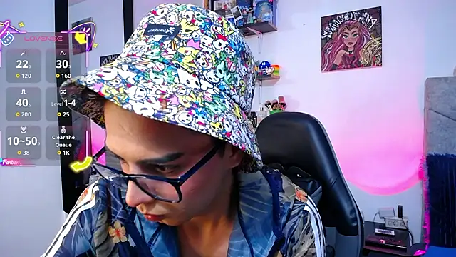 OwenBluee online show from March 18, 9:23 am