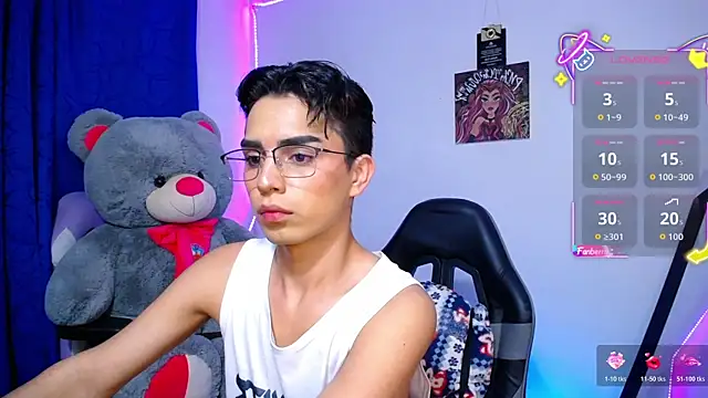 OwenBluee online show from June 20, 9:47 am