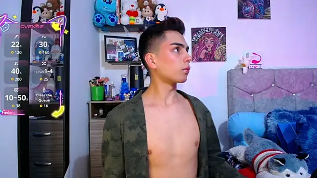 OwenBluee online show from February 24, 7:20 am