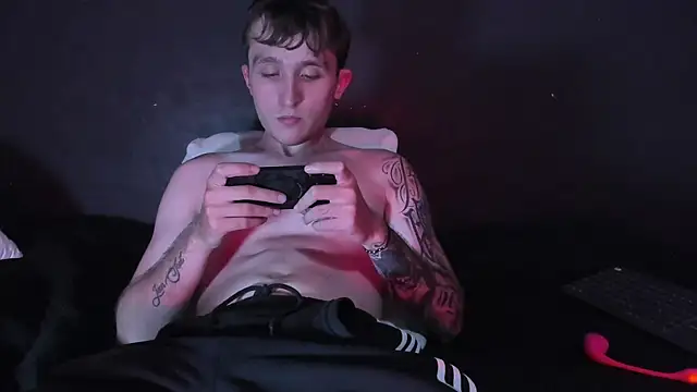 Dylanwhite23  online show from November 23, 8:53 pm