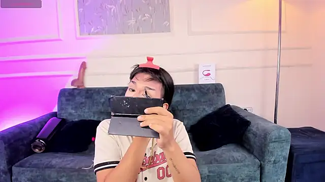 yossi peach cute online show from July 17, 4:41 am