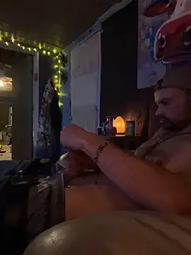 Snapshot of spundaddylive chatting on October 31, 11:41 pm spundaddylive online show from October 31, 11:41 pm