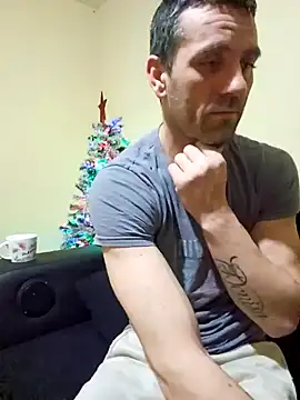 Snapshot of Aian09 chatting on December 24, 9:28 am Aian09 online show from December 24, 9:28 am