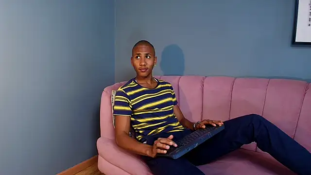 Ethan Fox11 online show from March 10, 2:37 pm