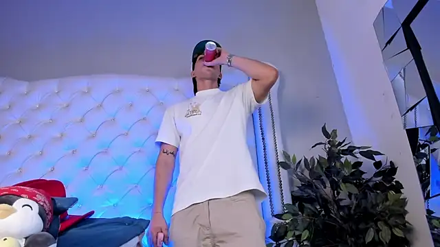 Karimferrer online show from March 4, 7:59 am