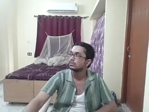 THE NAKED BOY online show from March 8, 9:35 am