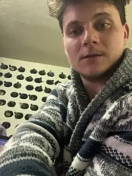 HFDYJLO online show from March 21, 9:08 pm