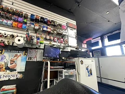 Snapshot of RawRyder8 chatting on January 21, 10:08 pm RawRyder8 online show from January 21, 10:08 pm