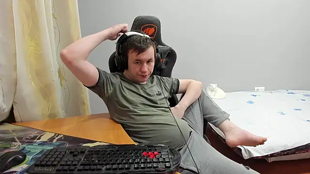 iliaskrislove online show from January 8, 5:29 pm