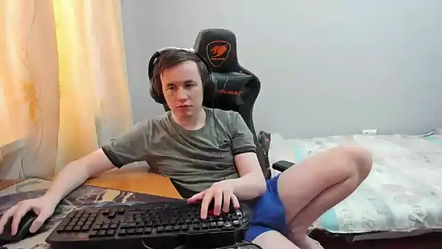 iliaskrislove online show from February 3, 6:22 am