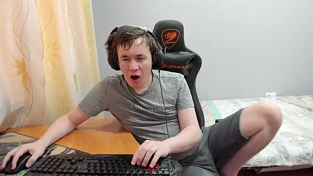 iliaskrislove online show from February 11, 4:17 am