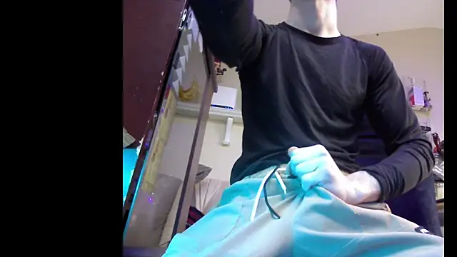 Snapshot of slendt94 chatting on March 19, 6:57 am slendt94 online show from March 19, 6:57 am