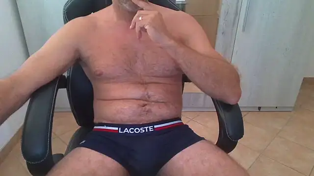 Snapshot of cocco1980xxxx chatting on September 11, 11:09 am cocco1980xxxx online show from September 11, 11:09 am