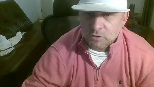 poundyouout69 online show from March 15, 7:09 pm