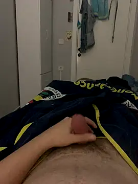 Snapshot of Erenn34 chatting on October 8, 12:15 am Erenn34 online show from October 8, 12:15 am