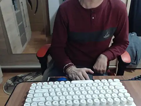 uncutguy01 online show from November 5, 5:53 am