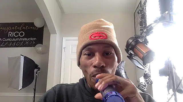 KingDerRico online show from February 9, 1:49 pm