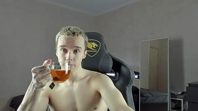 MasonWarholl online show from December 11, 9:32 am