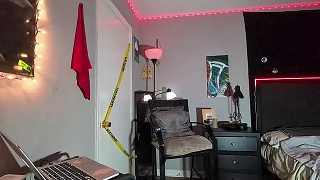 Snapshot of therealsuave chatting on November 1, 3:54 am therealsuave online show from November 1, 3:54 am