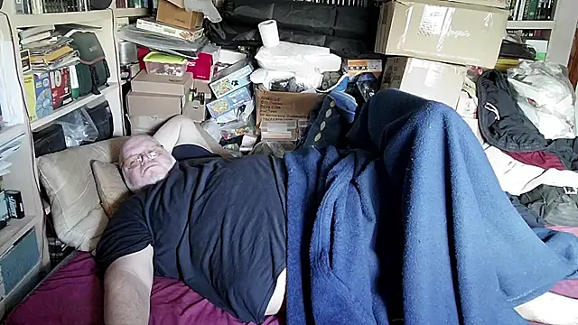 hadeszeuss2 online show from February 10, 2:26 pm