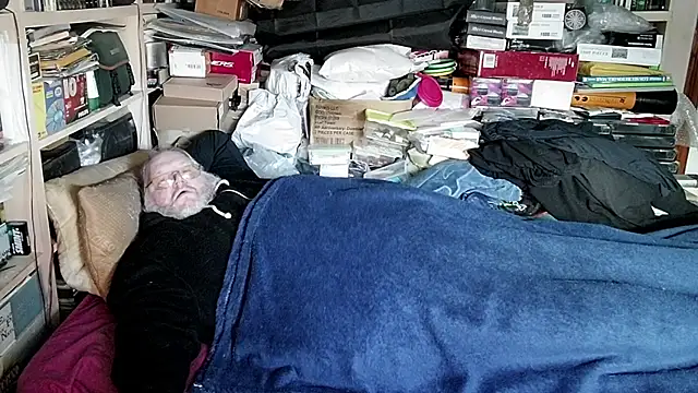 hadeszeuss2 online show from December 28, 3:16 pm