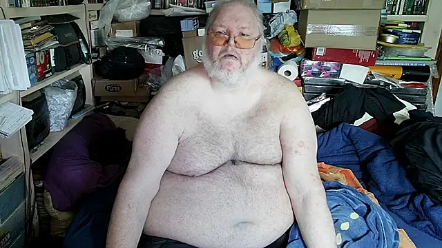 hadeszeuss2 online show from April 13, 2:18 pm