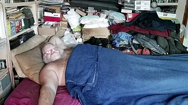 hadeszeuss2 online show from December 17, 3:06 pm