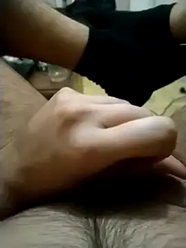 Snapshot of ekimeskim1 chatting on February 27, 3:59 pm ekimeskim1 online show from February 27, 3:59 pm