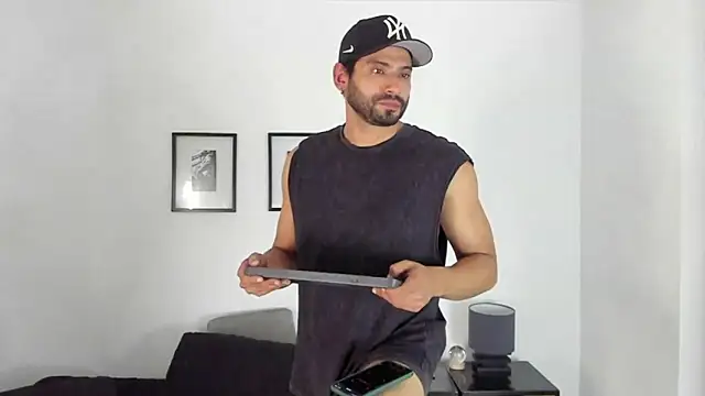 Dereck vega online show from September 25, 10:30 pm