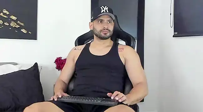 Dereck vega online show from February 12, 10:48 pm