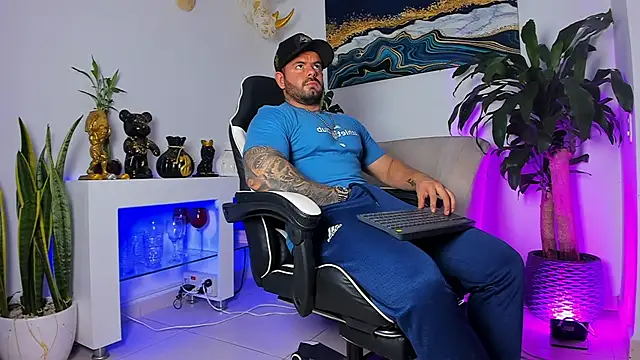 Johnnygrayson1 online show from January 18, 12:01 am