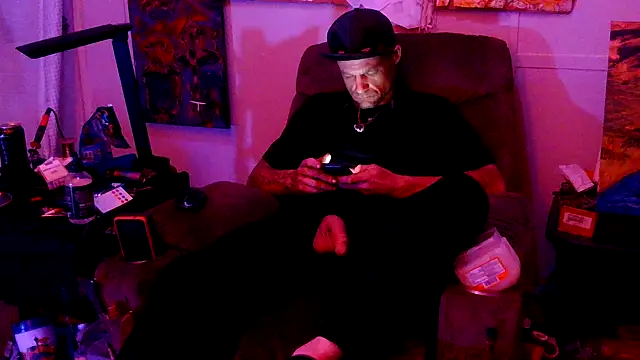 Snapshot of TheOneYouLove69 chatting on March 15, 5:08 am TheOneYouLove69 online show from March 15, 5:08 am