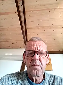 Freddy1962 online show from December 15, 5:23 am