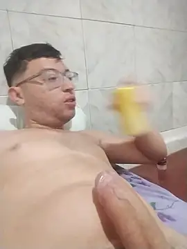 Snapshot of Malvadoo25 chatting on September 30, 7:13 am Malvadoo25 online show from September 30, 7:13 am