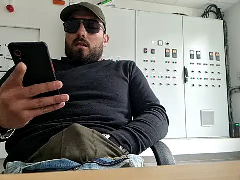 Leonormaldick online show from March 2, 2:13 pm