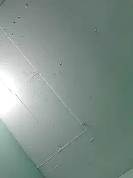 Snapshot of Luisf1267 chatting on March 21, 4:17 am Luisf1267 online show from March 21, 4:17 am