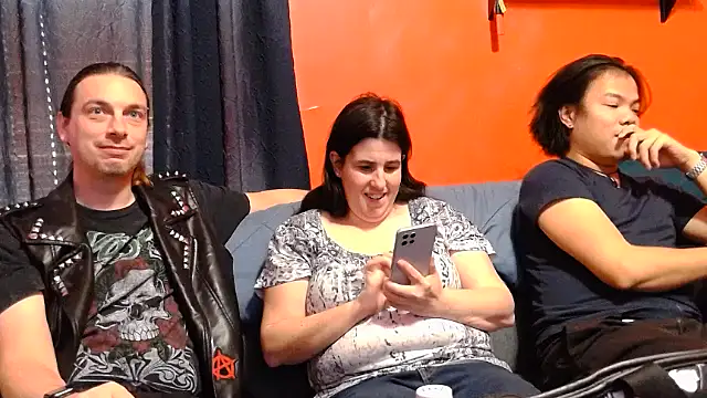 Roommatesgonewild online show from December 3, 7:53 pm