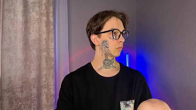 anahori  simon online show from January 14, 9:45 am