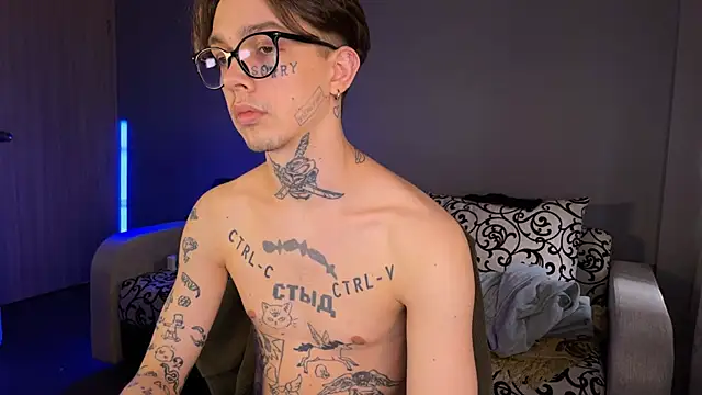 anahori  simon online show from March 18, 8:28 am