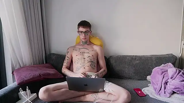 anahori  simon online show from March 26, 12:15 am