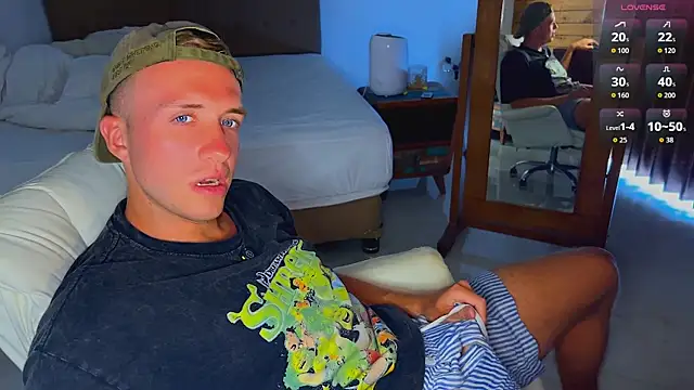 Snapshot of tommy_cumfinger chatting on September 24, 5:51 am tommy cumfinger online show from September 24, 5:51 am