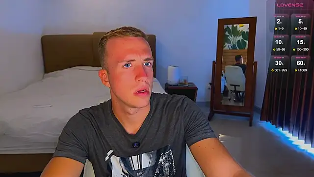 Snapshot of tommy_cumfinger chatting on September 26, 3:37 am tommy cumfinger online show from September 26, 3:37 am