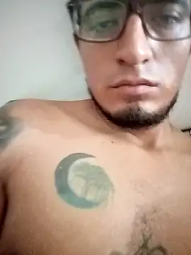 ale3J4a online show from October 5, 6:01 pm