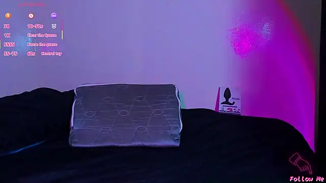 Piggy Eddy online show from April 14, 3:28 am