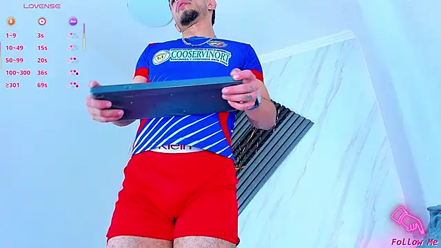 Piggy Eddy online show from December 4, 9:11 pm