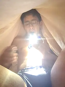 Snapshot of VL25DN26 chatting on October 23, 6:44 pm VL25DN26 online show from October 23, 6:44 pm