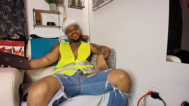 Leenar Key online show from September 30, 1:45 am