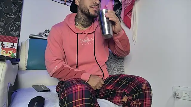 Leenar Key online show from February 21, 10:39 am